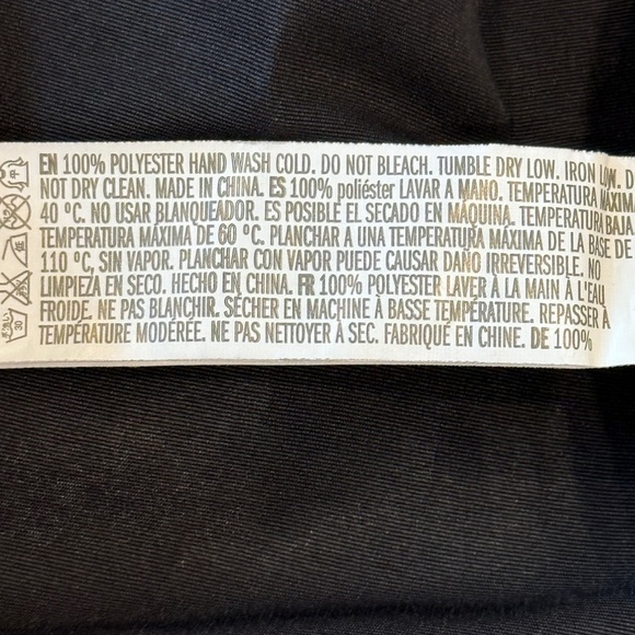 Forever 21 Women’s Black Pleated Skirt – Size 0X, Gold Shine, Pre-Owned - Picture 12 of 12